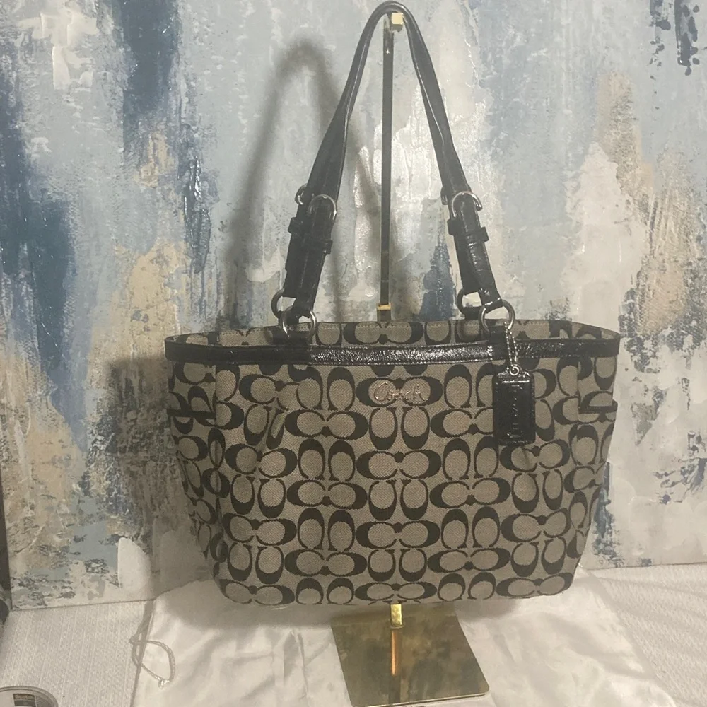 Vintage Authentic Coach Signature Medium Tote Black and White 2012 - Picture 3 of 16